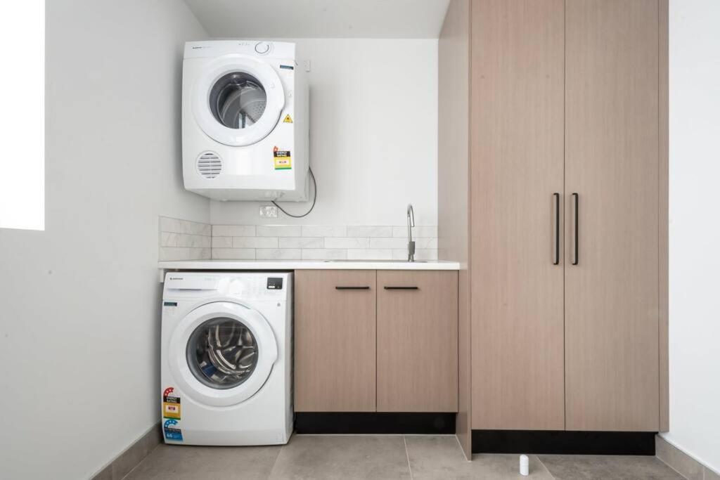 لونسيستون Central Modern 2 Bedroom With Wifi المظهر الخارجي الصورة